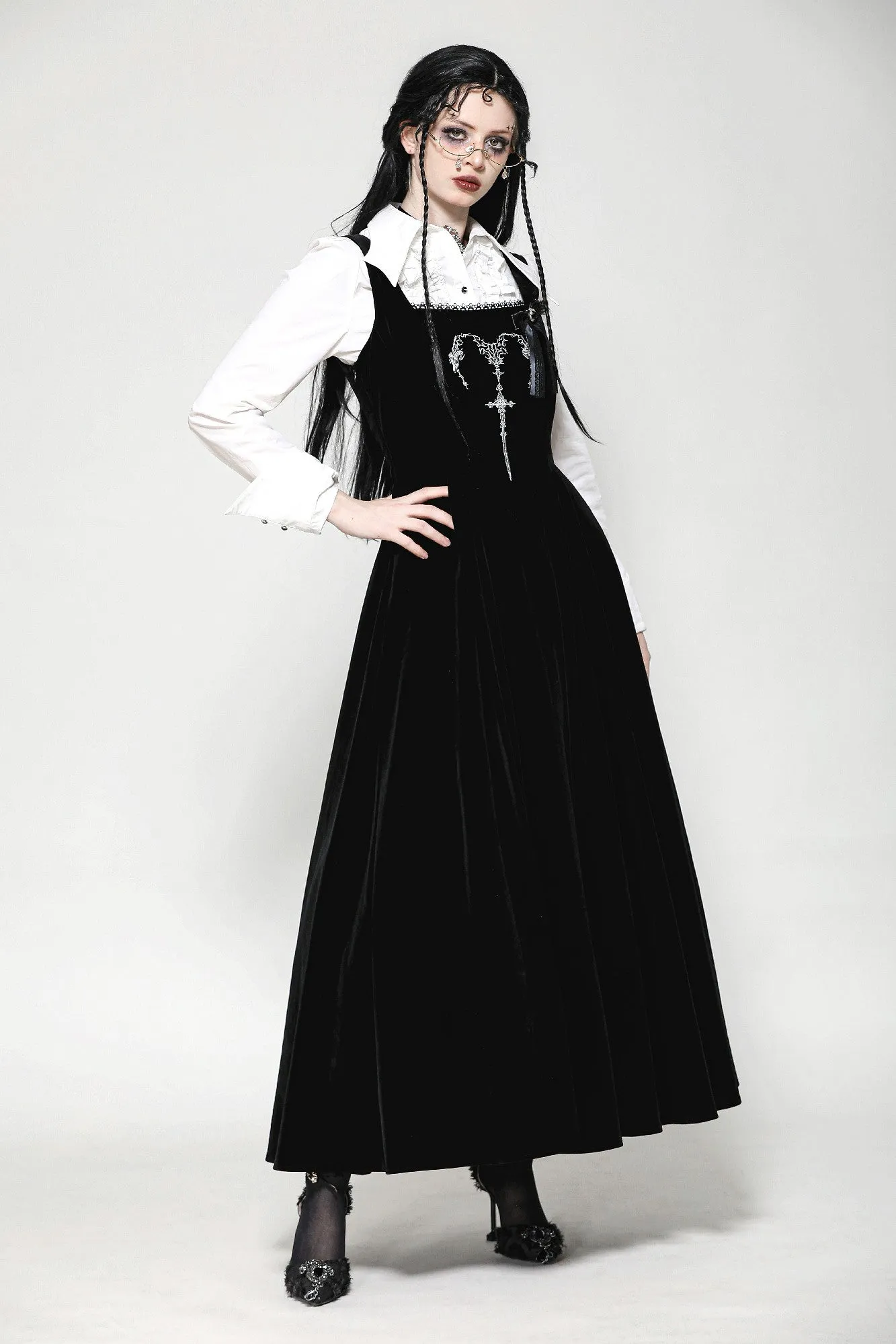 Black Velvet Horn Embroidery Maxi Dress DW1062