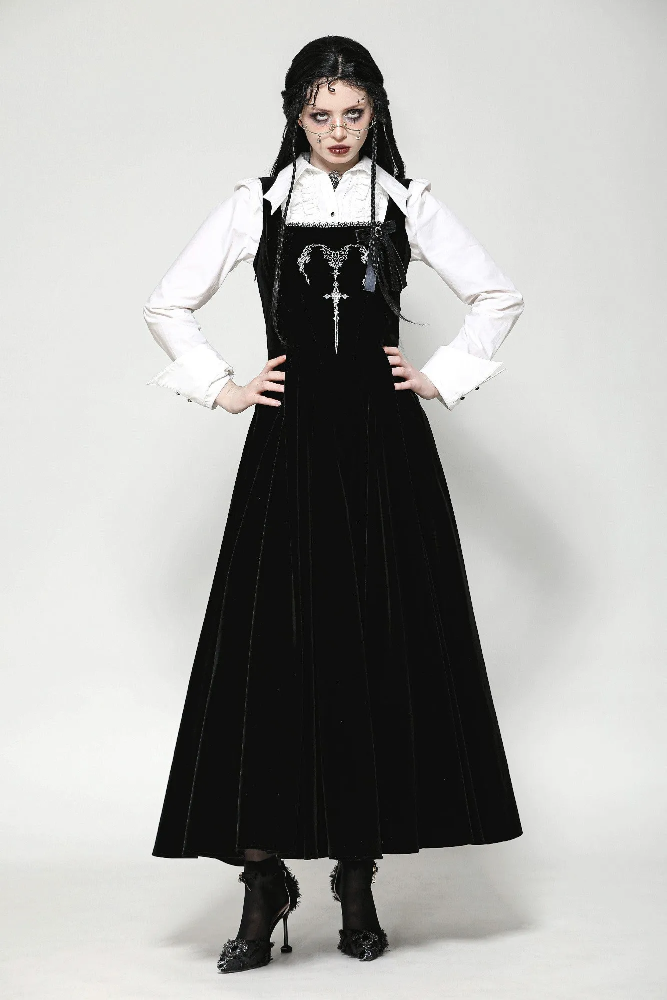 Black Velvet Horn Embroidery Maxi Dress DW1062