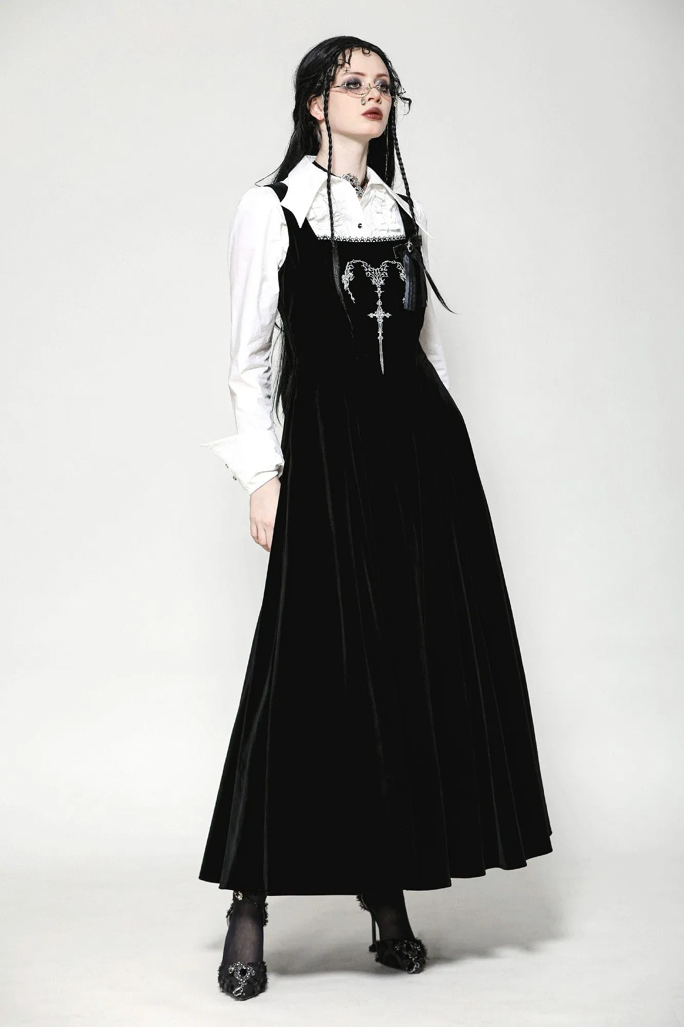 Black Velvet Horn Embroidery Maxi Dress DW1062